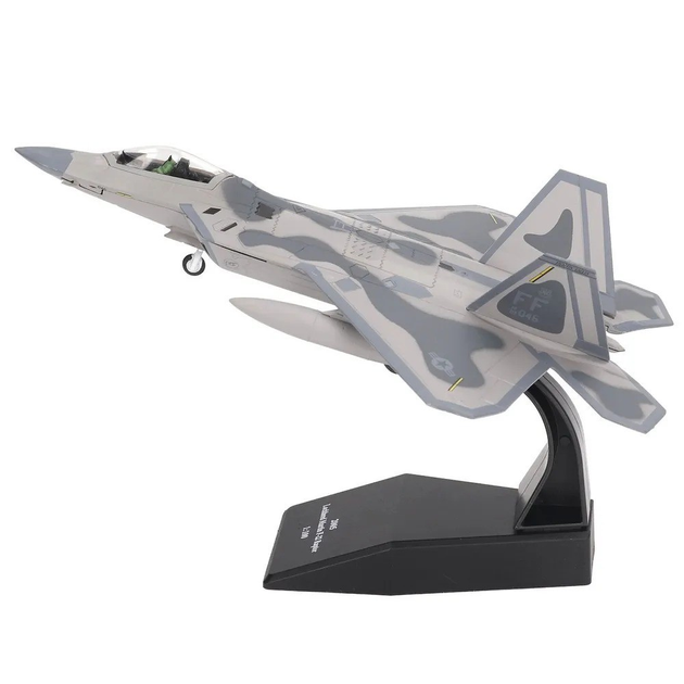 Maqueta de ensamblaje del F-22 Raptor hecha a mano con precisión